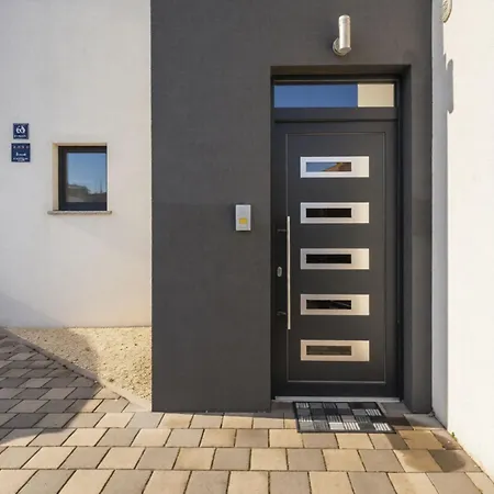 Petra By Interhome * بروداريكا